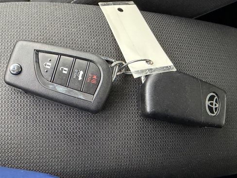 Used 2025 Toyota Corolla LE image 45