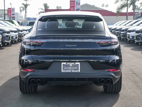 Used 2023 Porsche Cayenne Platinum Edition image 5