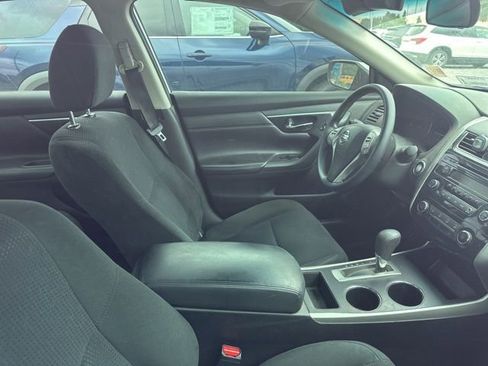 Used 2015 Nissan Altima 2.5 S w/ Power Driver Seat Package FWD image 2
