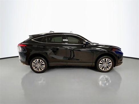 Used 2021 Toyota Venza XLE image 39