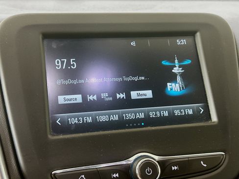 Used 2018 Chevrolet Equinox LS image 19