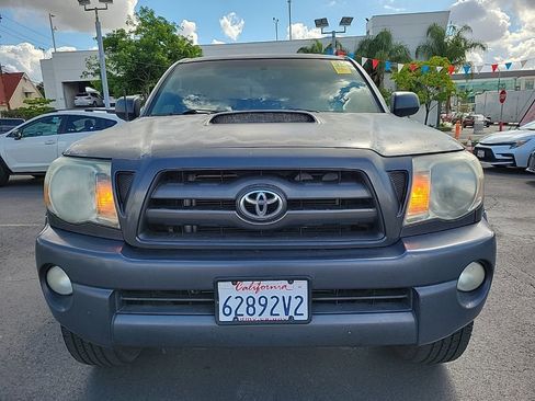 Used 2009 Toyota Tacoma PreRunner image 2