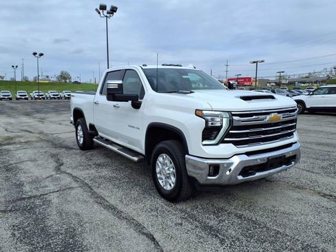 Used 2025 Chevrolet Silverado 3500 LTZ w/ LTZ Convenience Package AWD/4WD image 5