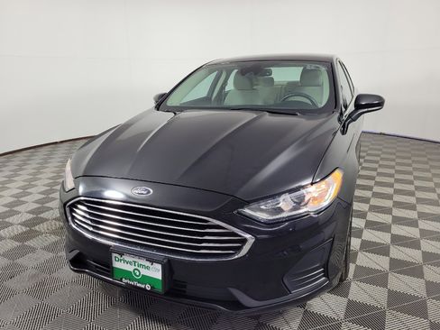 Used 2019 Ford Fusion SE FWD image 15