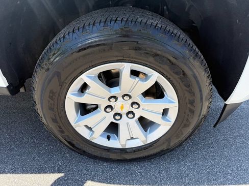 Used 2022 Chevrolet Colorado LT w/ Fleet Safety Package RWD image 29