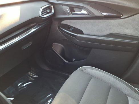 Used 2021 Chevrolet TrailBlazer LT w/ Convenience Package image 23