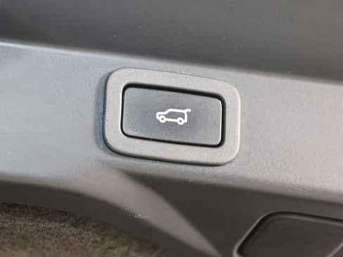 Used 2016 Land Rover Range Rover Sport SE image 47