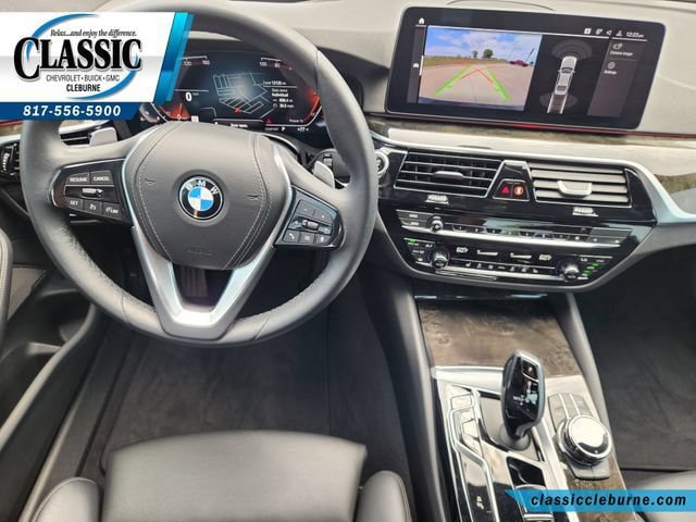 Used 2023 BMW 540i w/ Executive Package RWD image 3