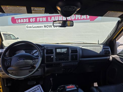 Used 2006 Ford F350 Lariat AWD/4WD image 11