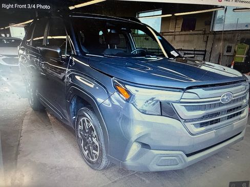 Used 2025 Subaru Forester Premium AWD/4WD image 5