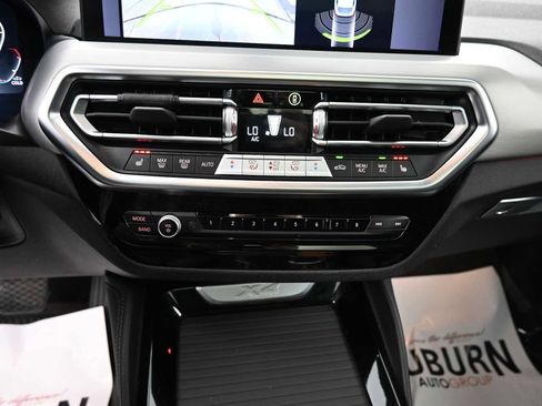 Used 2023 BMW X4 xDrive30i image 9