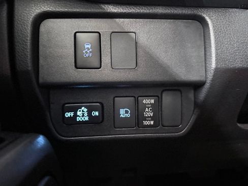 Used 2022 Toyota Tacoma TRD Sport w/ TRD Premium Sport Package AWD/4WD image 23