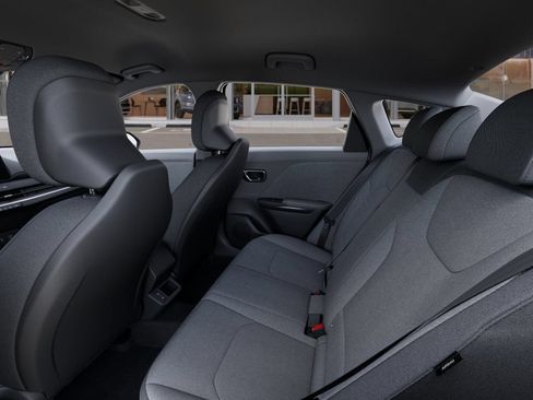 New 2025 Kia K4 FWD image 18