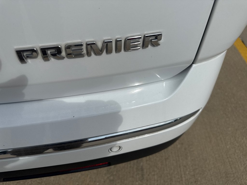 Used 2019 Chevrolet Traverse Premier w/ Driver Confidence II Package FWD image 12