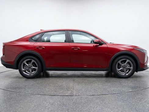 Used 2025 Kia K4 FWD image 11
