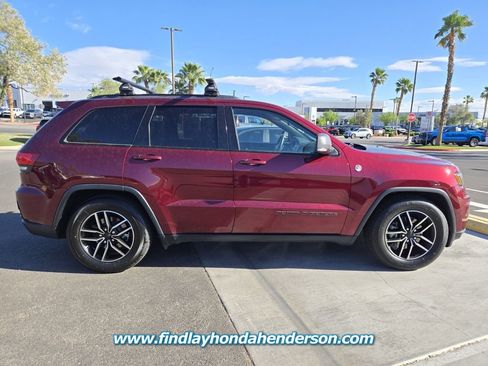 Used 2019 Jeep Grand Cherokee Trailhawk AWD/4WD image 6