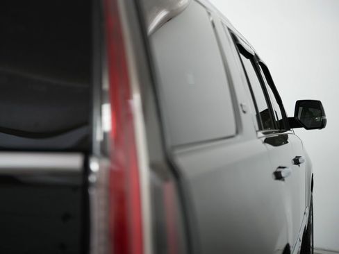 Used 2018 Cadillac Escalade Premium Luxury image 67