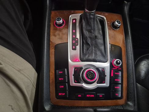 Used 2010 Audi Q7 3.6 Premium Plus image 28