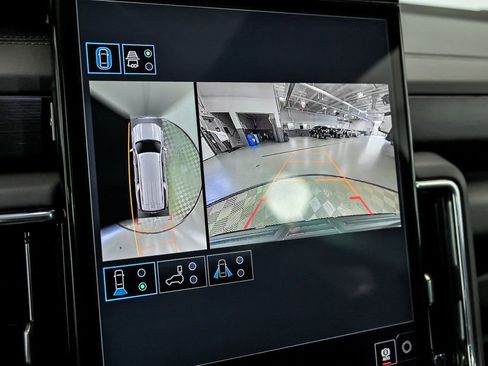 New 2026 GMC Yukon XL Denali w/ Sun & Power Step Package AWD/4WD image 17