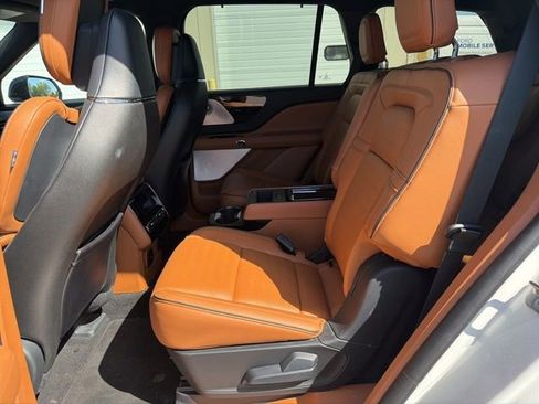 Used 2025 Lincoln Aviator Black Label image 17