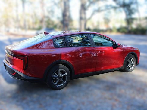 New 2025 Kia K4 LXS image 11