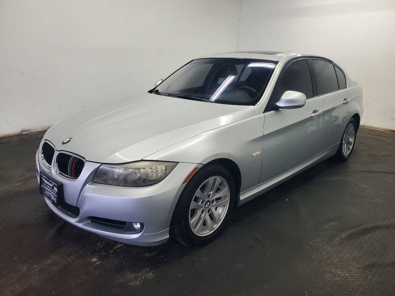 Used 2009 BMW 328i Sedan RWD image 1