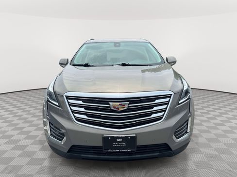 Used 2018 Cadillac XT5 Luxury w/ Driver Awareness Package AWD/4WD image 2