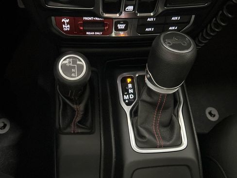 Used 2019 Jeep Wrangler Unlimited Rubicon AWD/4WD image 14