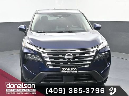 Used 2025 Nissan Rogue SV FWD image 3