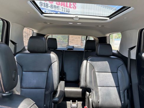 Used 2019 Chevrolet Traverse LT w/ LT Premium Package FWD image 22