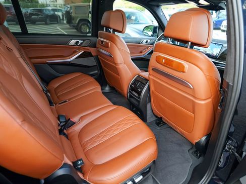 Used 2024 BMW X7 M60i w/ Executive Package AWD/4WD image 32