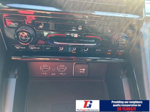 Used 2023 Jeep Grand Cherokee L Altitude image 21