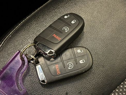 Used 2019 Jeep Compass Trailhawk w/ Cold Weather Group AWD/4WD image 48