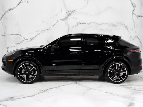 Used 2022 Porsche Cayenne Coupe image 7