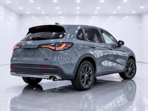 Used 2023 Honda HR-V Sport image 5