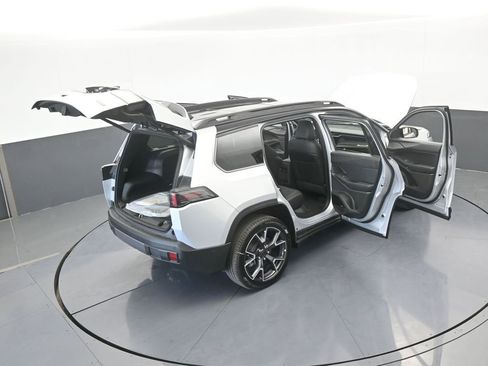 New 2026 Jeep Cherokee Overland image 65