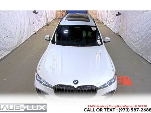 Used 2020 BMW X7 xDrive40i w/ M Sport Package AWD/4WD image 3