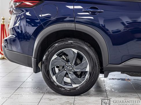 Used 2026 Nissan Rogue SV AWD/4WD image 10