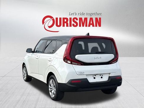 Used 2022 Kia Soul LX image 4