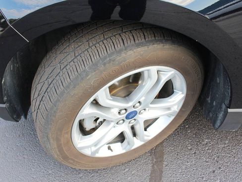 Used 2018 Ford Edge Titanium w/ Technology Package image 8