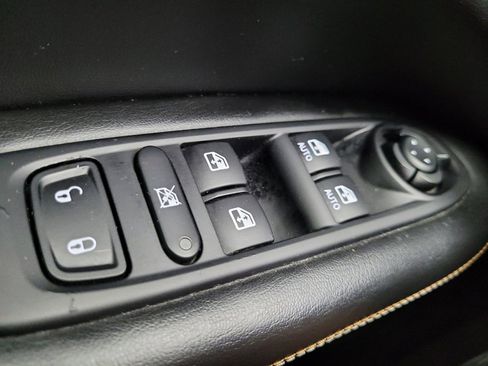 Used 2019 Jeep Compass Latitude w/ Cold Weather Group image 27