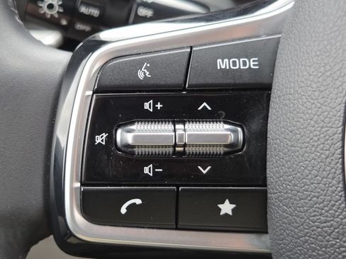 Used 2022 Kia Carnival SX FWD image 12