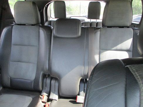 Used 2015 Ford Explorer XLT w/ Equipment Group 202A image 16