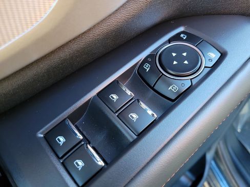 Used 2025 Ford Expedition Active image 15