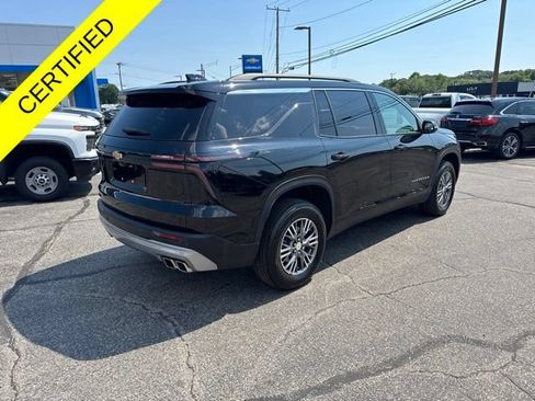 Used 2025 Chevrolet Traverse LT w/ LPO, Floor Liner Package FWD image 7