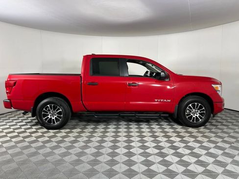 Used 2024 Nissan Titan SV w/ SV Convenience Package RWD image 5