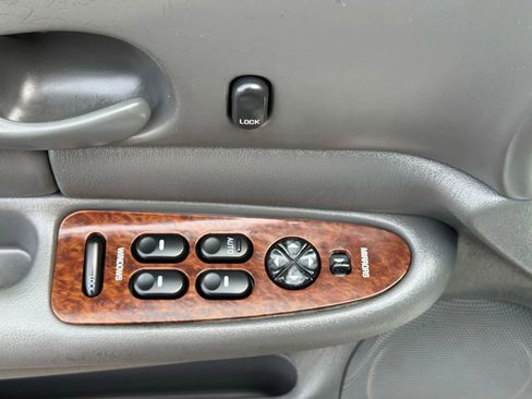 Used 2005 Buick Century Sedan image 12