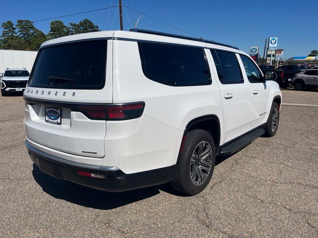 Used 2024 Jeep Wagoneer L Series II w/ Flexible Seating Group AWD/4WD image 4