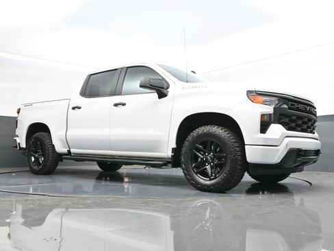 Used 2022 Chevrolet Silverado 1500 Custom image 35