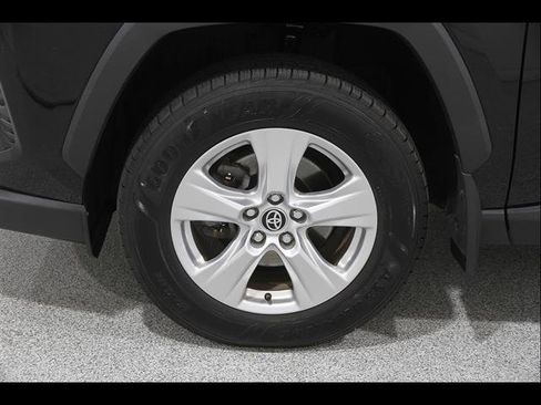 Used 2020 Toyota RAV4 XLE w/ Convenience Package AWD/4WD image 19